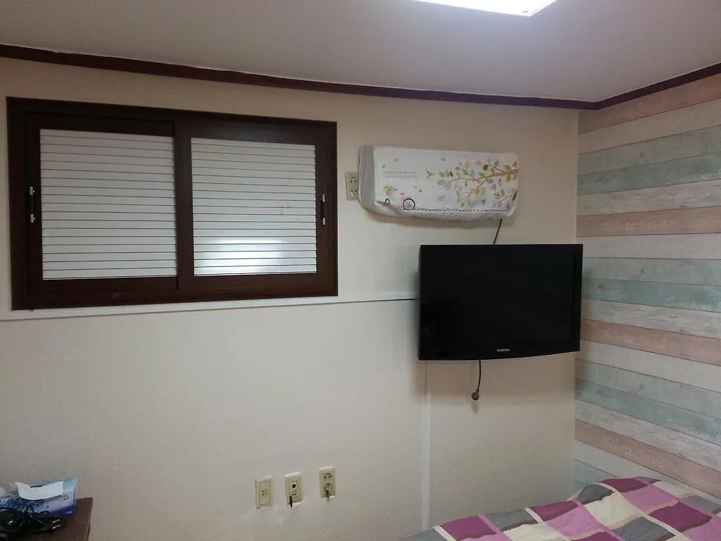 Leo Guesthouse Youngdeungpo Seoel 2*,